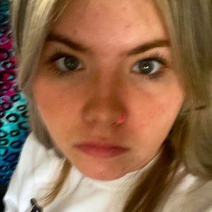 Meet your Posher, Chloe